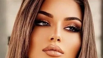 الخادمة 